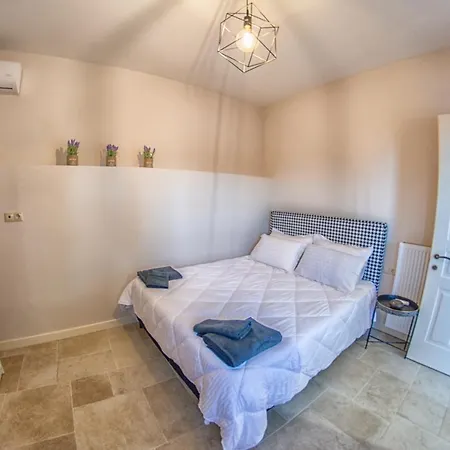 Markezinis Villa Lakones