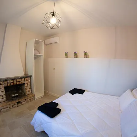 Markezinis Villa Lakones