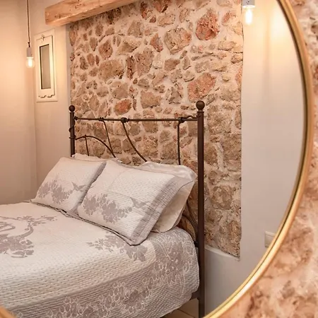 Markezinis * Lákonesz